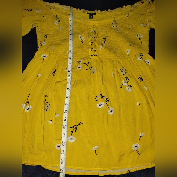 Torrid  3X Floral Off-Shoulder Top - Picture 9 of 9